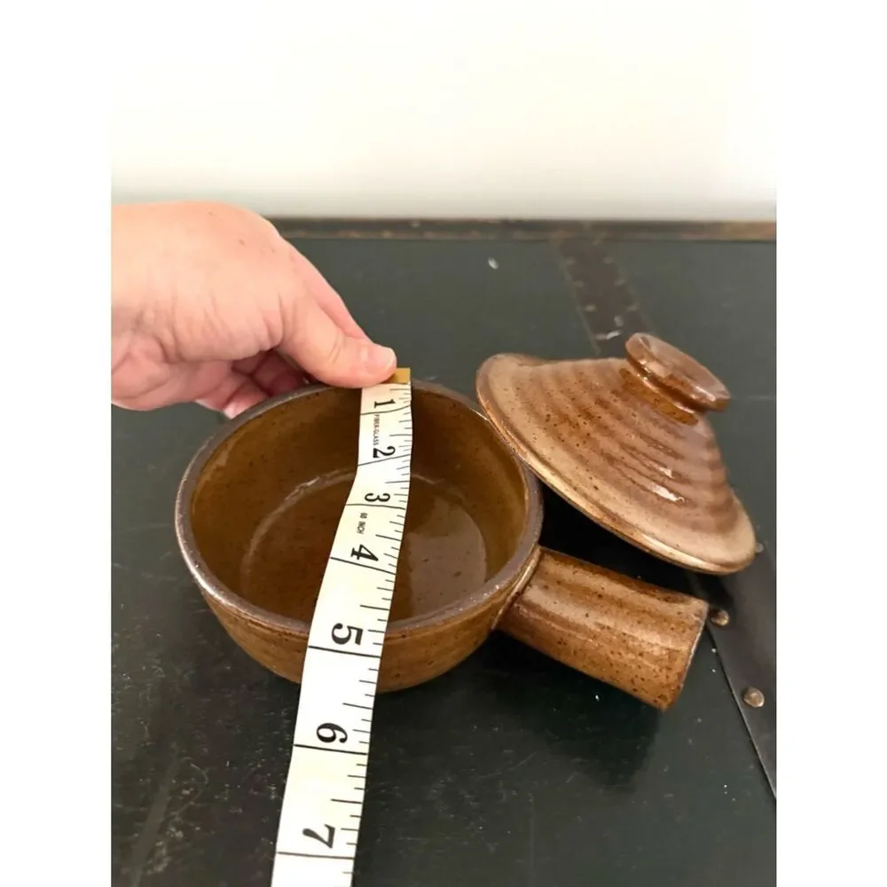 VTG STONEWARE ONION SOUP BOWL EGG BOWL CROCK W/ HANDLE VENTED LID BROWN POTTERY
